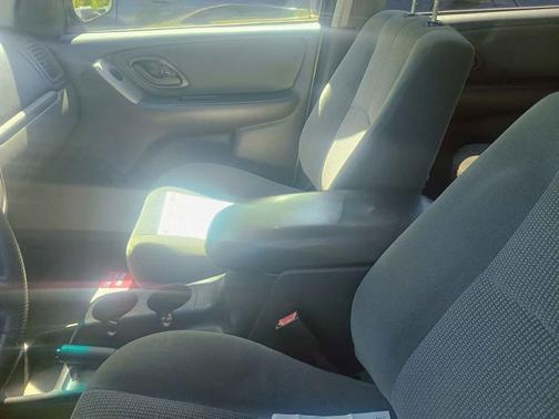 2004 Mazda Tribute LX V6
