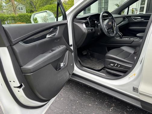 White 2020 Cadillac XT5 Premium Luxury