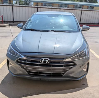 2019 Hyundai ELANTRA SE