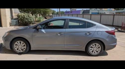 2019 Hyundai ELANTRA SE