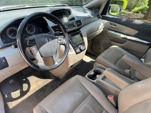 White 2014 Honda Odyssey EX-L