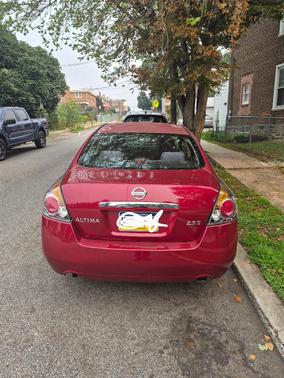 Red 2009 Nissan Altima 2.5 S