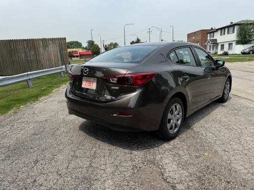 2016 Mazda Mazda3 i Sport