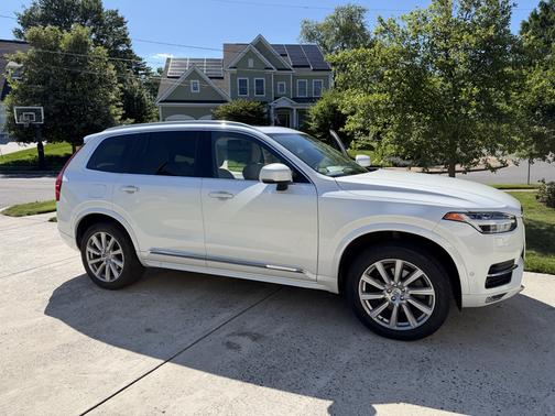 White 2019 Volvo XC90 T6 Inscription