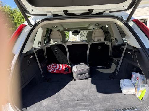 White 2019 Volvo XC90 T6 Inscription
