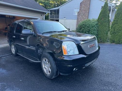 Black 2007 GMC Yukon Denali