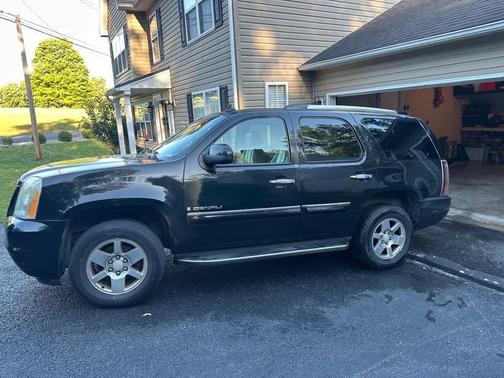 Black 2007 GMC Yukon Denali