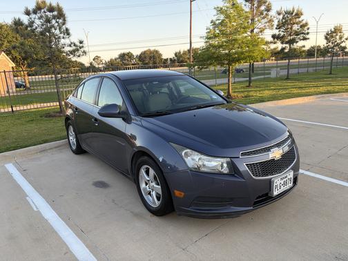 Blue 2014 Chevrolet Cruze 1LT