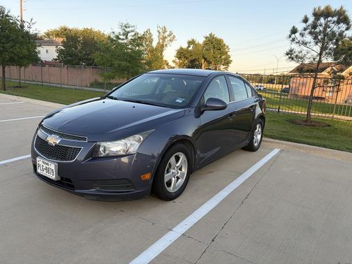 Blue 2014 Chevrolet Cruze 1LT