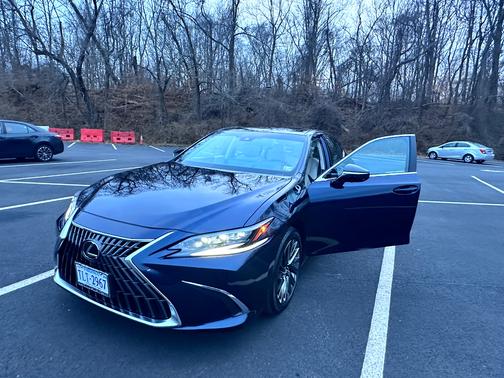 2024 Lexus ES 300h Ultra Luxury