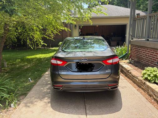 Gray 2016 Ford Fusion SE