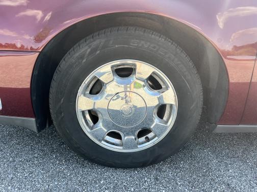 2001 Cadillac DeVille Base