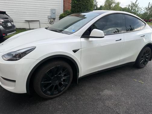 White 2023 Tesla Model Y Long Range