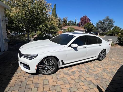 White 2017 BMW 750 i