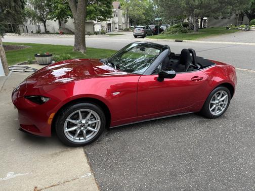 2017 Mazda MX-5 Miata Sport