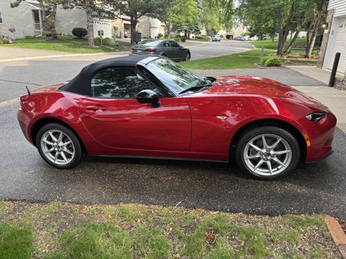 2017 Mazda MX-5 Miata Sport
