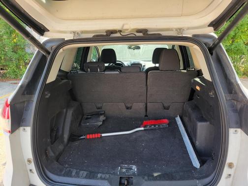 White 2013 Ford Escape SE