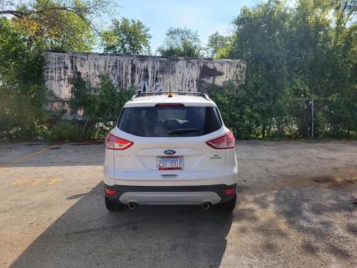 White 2013 Ford Escape SE