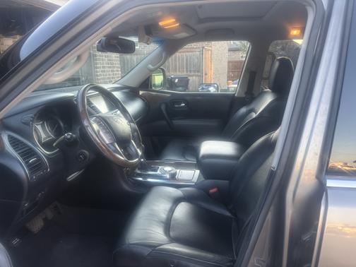 2017 INFINITI QX80 Base