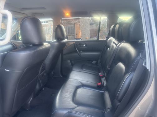 2017 INFINITI QX80 Base