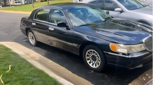 2000 Lincoln Town Car Signature