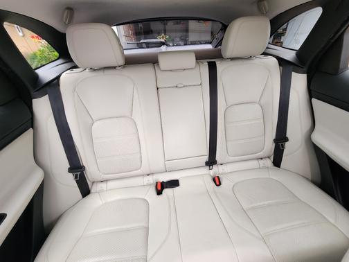 Gold 2017 Jaguar F-PACE 35t Prestige