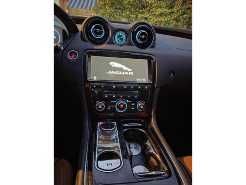 2019 Jaguar XJ XJ R-Sport