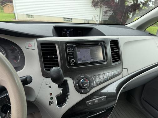 Silver 2014 Toyota Sienna LE