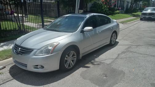Silver 2012 Nissan Altima 3.5 SR