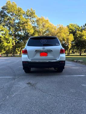 White 2012 Toyota Highlander Limited