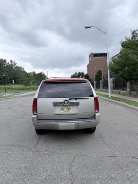 Silver 2009 Cadillac Escalade Base