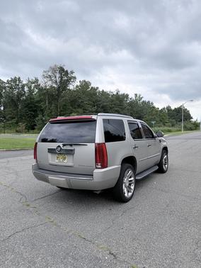 Silver 2009 Cadillac Escalade Base