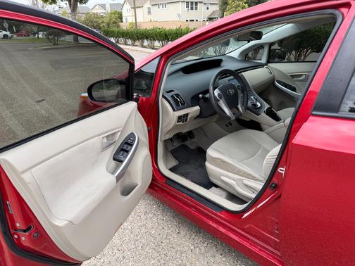 2010 Toyota Prius II