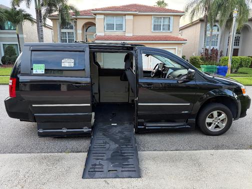 Black 2010 Dodge Grand Caravan SXT