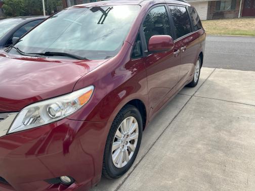 2015 Toyota Sienna XLE Premium