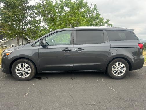 Gray 2017 Kia Sedona LX