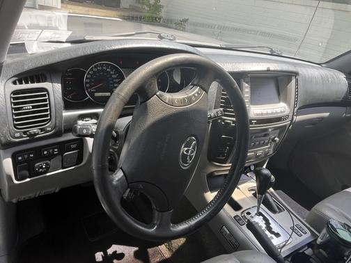 2003 Toyota Land Cruiser Base
