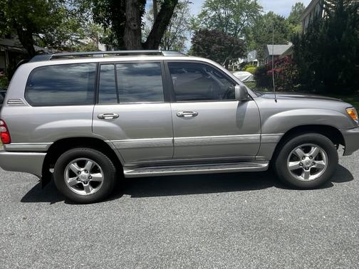 2003 Toyota Land Cruiser Base