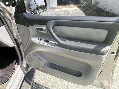 2003 Toyota Land Cruiser Base