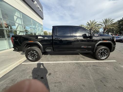 2025 GMC Sierra 2500 AT4X