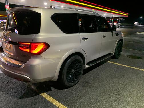 2019 INFINITI QX80 LUXE