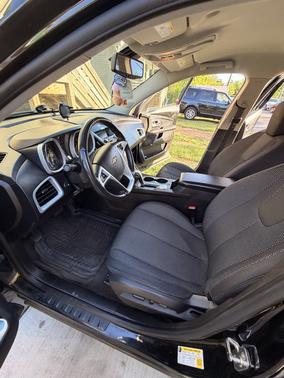 Black 2011 Chevrolet Equinox LT