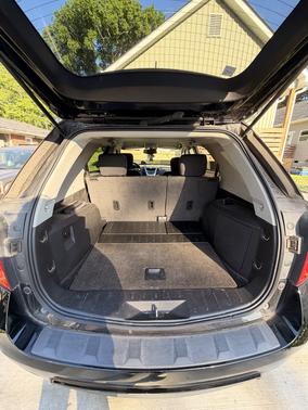 Black 2011 Chevrolet Equinox LT