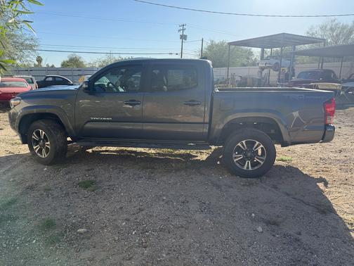 2017 Toyota Tacoma TRD Sport