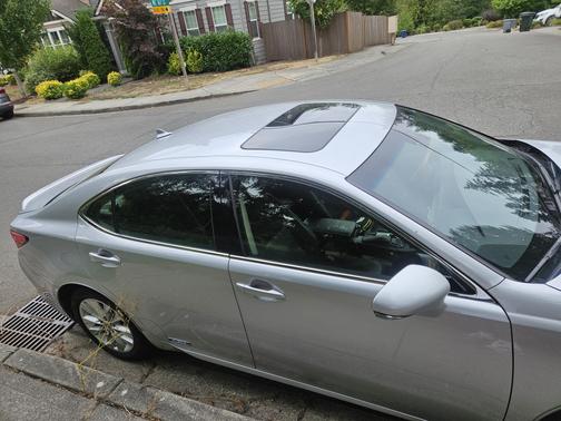 2013 Lexus ES 300h Base