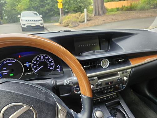 2013 Lexus ES 300h Base