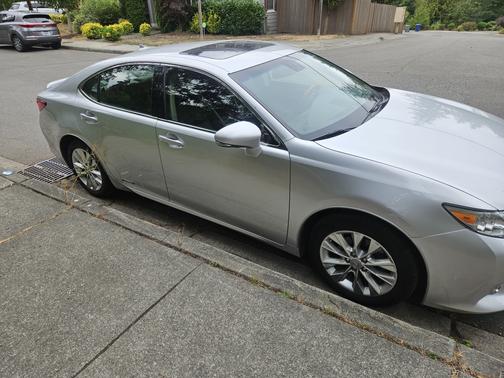 2013 Lexus ES 300h Base