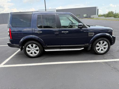 Blue 2016 Land Rover LR4 HSE