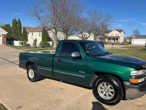 Green 2000 Chevrolet Silverado 1500 LS