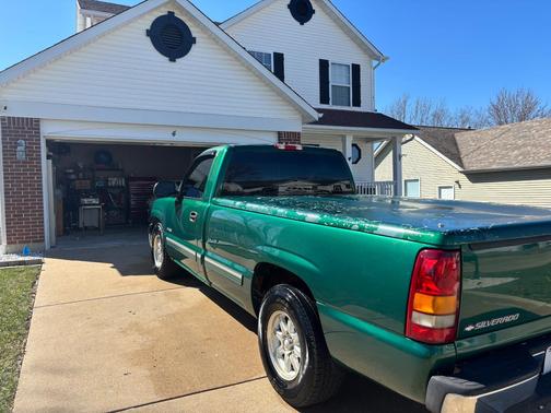 Green 2000 Chevrolet Silverado 1500 LS